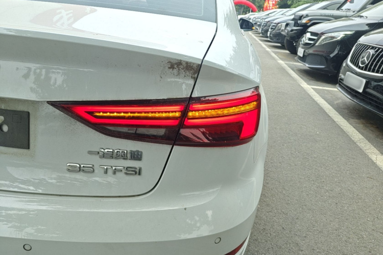 Audi A3 2019 car image #8