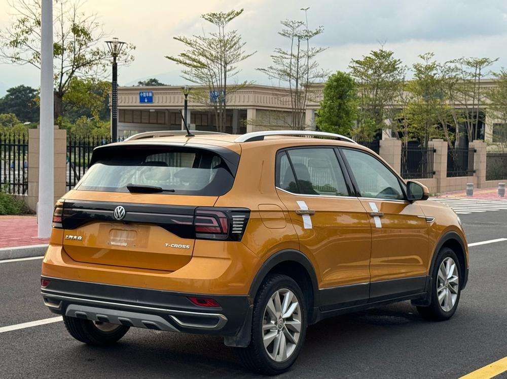 Volkswagen T-Cross 2021 image de voiture #6