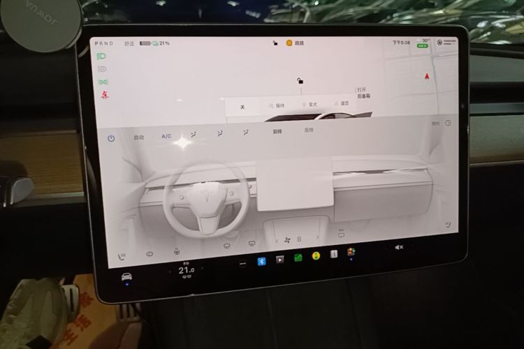 Tesla Model 3 2022 car image #17