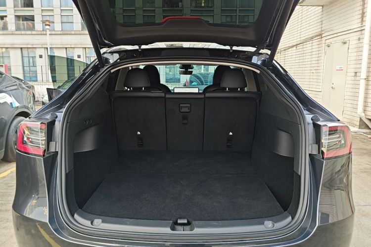 Tesla Model Y 2024 car image #22