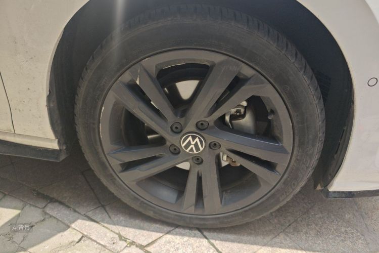 Volkswagen Golf 2020 car image #9