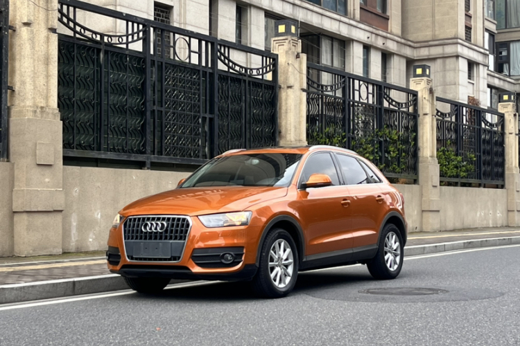 Audi Q3 2015 car image #2