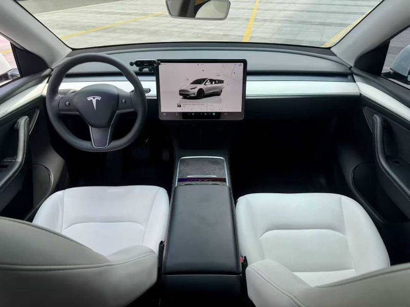 Tesla Model Y 2023 #8 Tesla Model Y 2023 car image #8