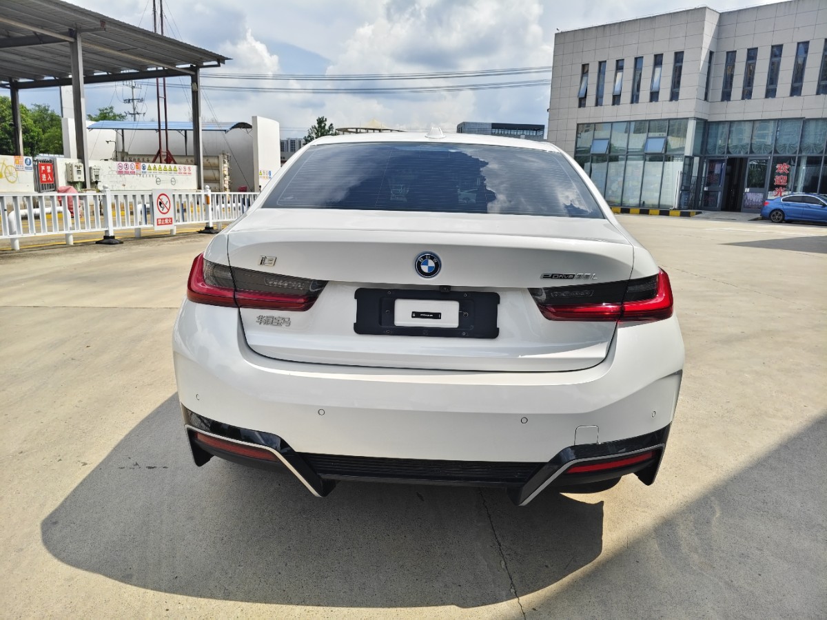 BMW i3 2025 car image #5