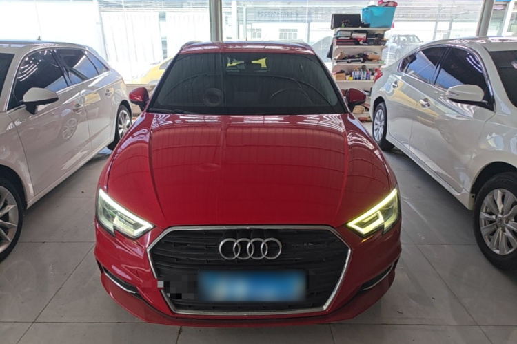 Audi A3 2018 car image #3