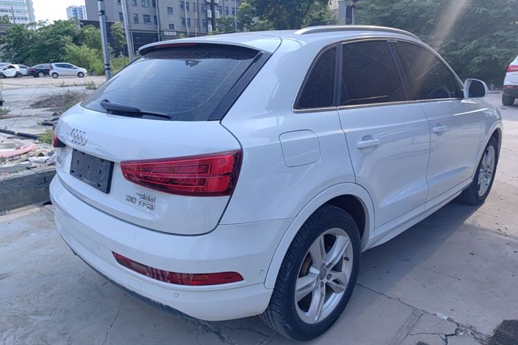 Audi Q3 2016 car image #7