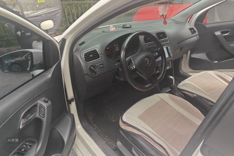 Volkswagen Polo 2017 car image #18
