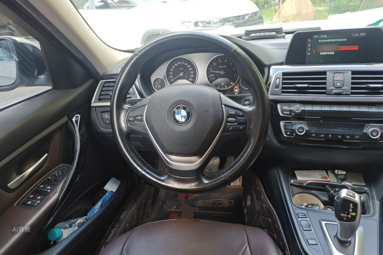 BMW 3 Series 2018 car image #12