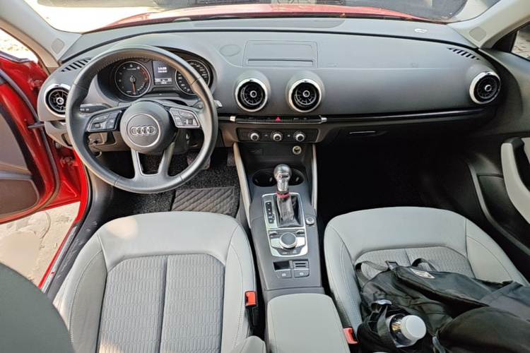 Audi A3 2019 immagine di auto #10