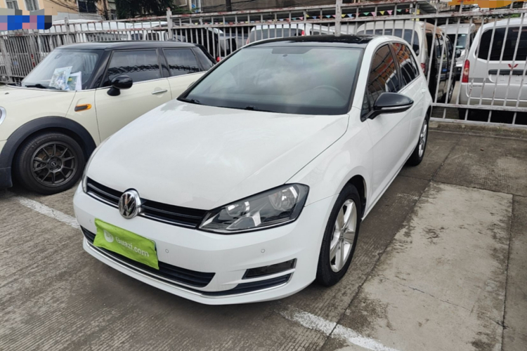 Volkswagen Golf 2017 car image #2