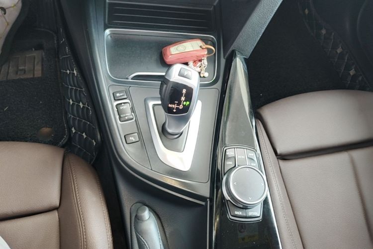 BMW 3 Series 2018 #14 BMW 3 Series 2018 car image #14