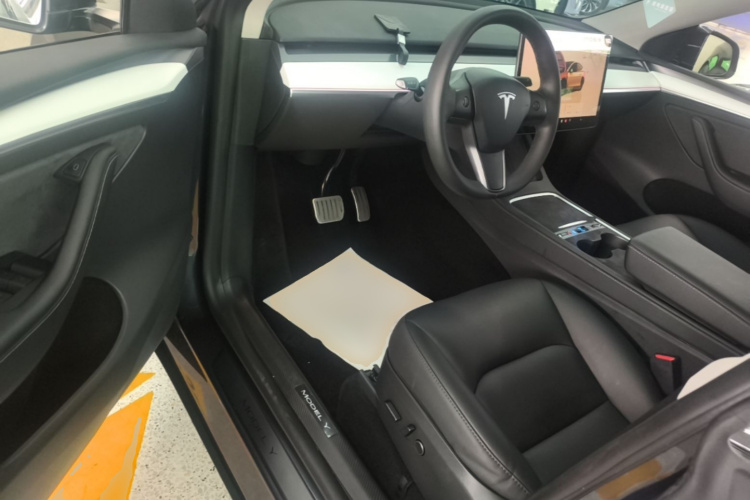 Tesla Model Y 2024 #16 Tesla Model Y 2024 immagine di auto #16