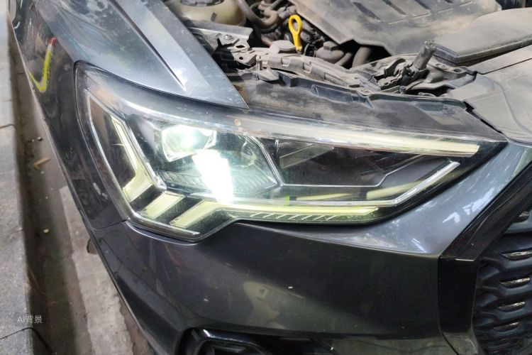 Audi Q3 2021 car image #8