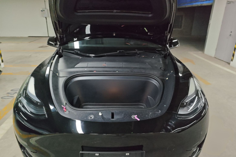 Tesla Model Y 2023 car image #20