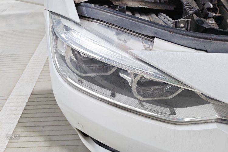 BMW 3 Series 2018 #8 BMW 3 Series 2018 car image #8