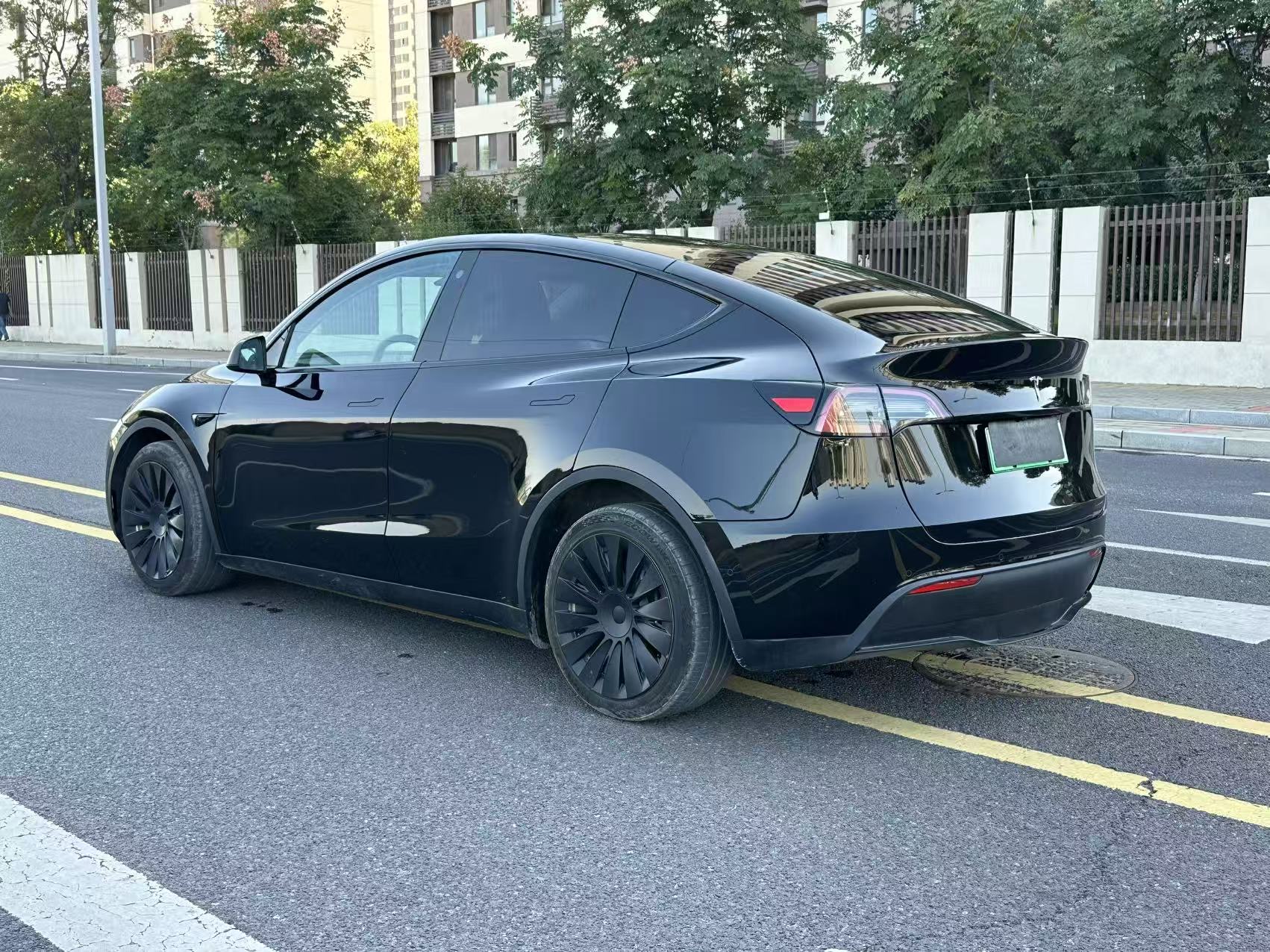 Tesla Model Y 2022 #7 Tesla Model Y 2022 car image #7
