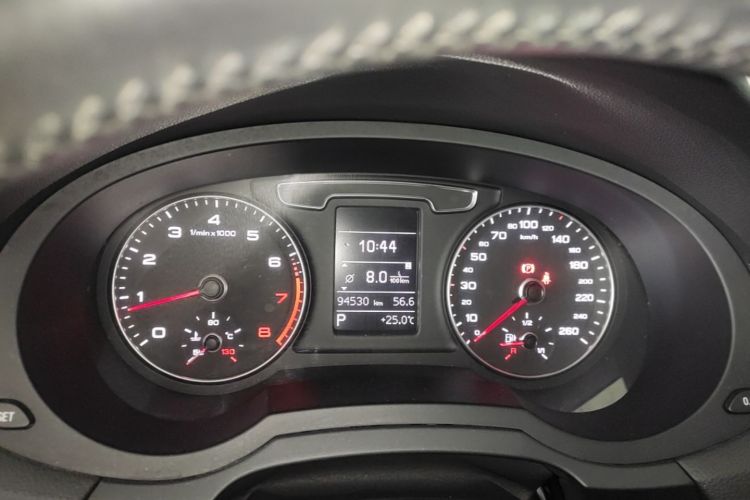 Audi Q3 2018 #12 Audi Q3 2018 car image #12