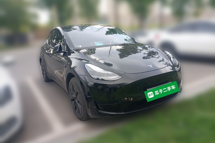 Tesla Model Y 2023 #4 Tesla Model Y 2023 car image #4