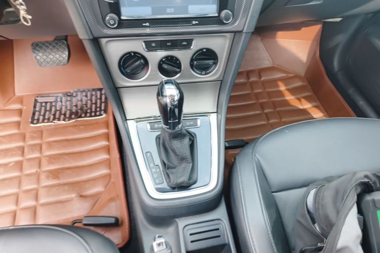 Volkswagen Lavida 2016 car image #14