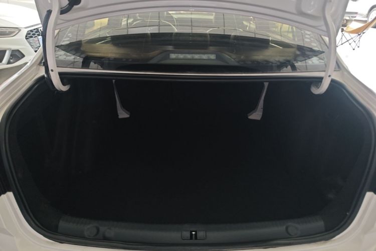 Volkswagen Lavida 2018 car image #19