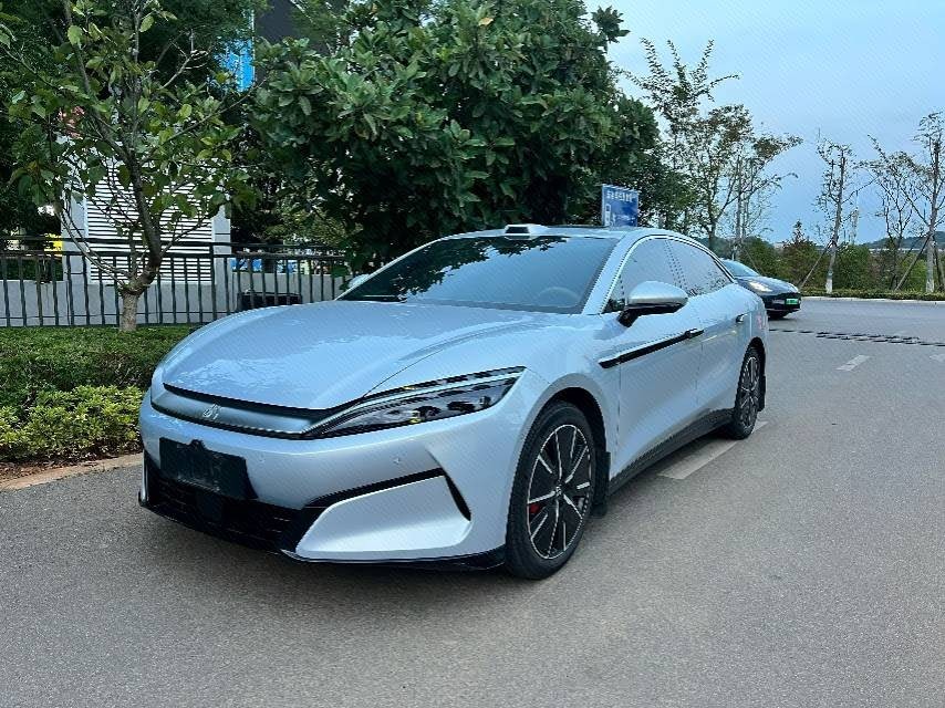 BYD HanL 2025 car image 