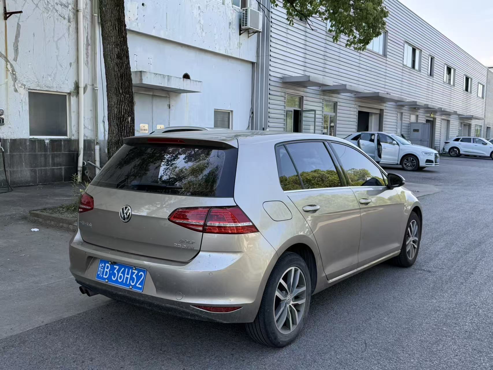 Volkswagen Golf 2016 car image #4