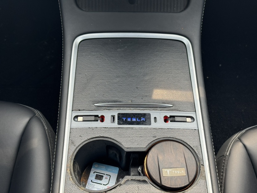 Tesla Model Y 2024 #6 Tesla Model Y 2024 car image #6