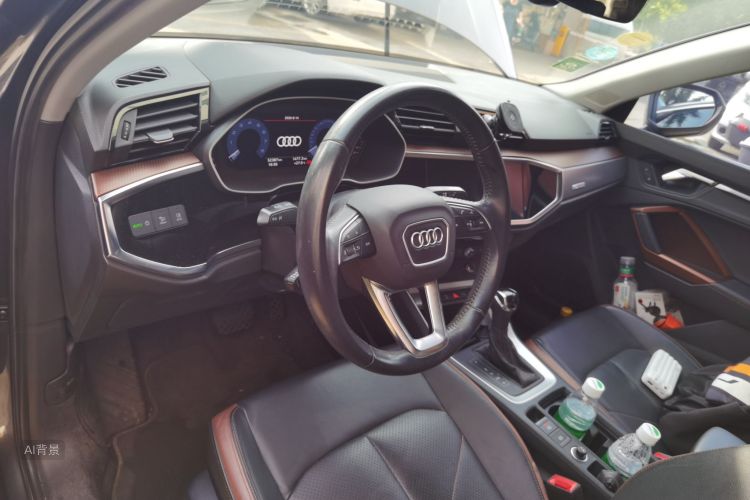 Audi Q3 2019 car image #11