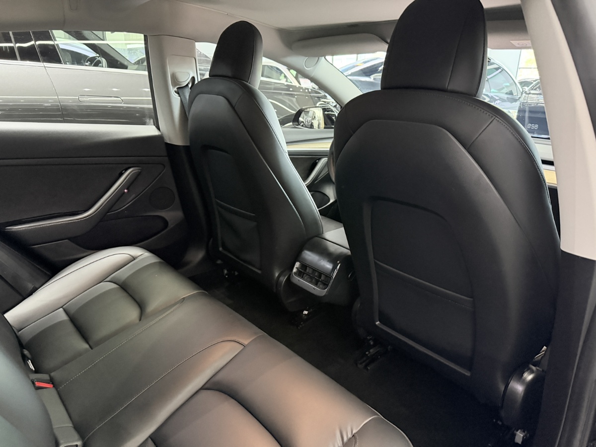 Tesla Model 3 2026 car image #8