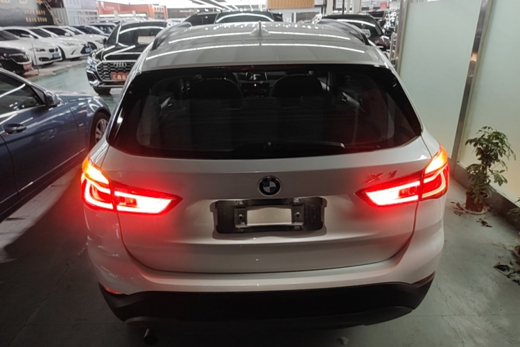 BMW X1 2017 #4 BMW X1 2017 car image #4