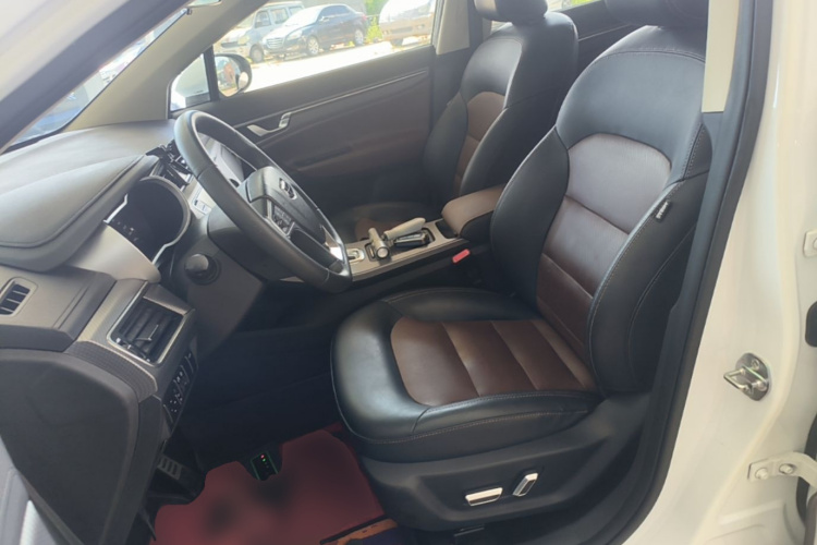 GEELY Emgrand GS 2018 car image #15