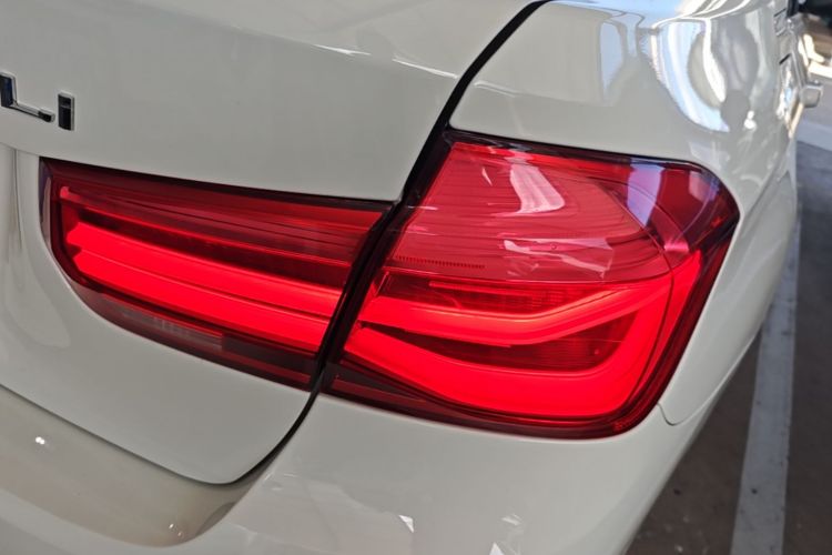 BMW 3 Series 2017 car image #8