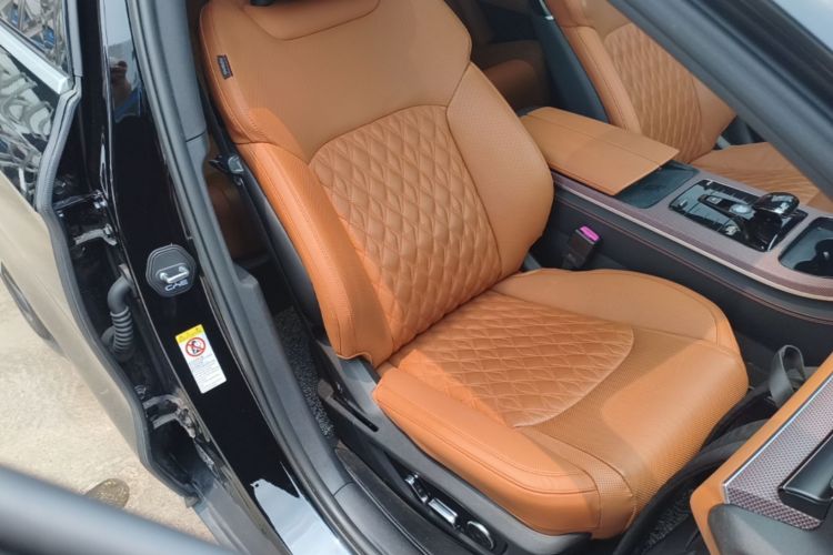 BYD Han 2022 car image #25