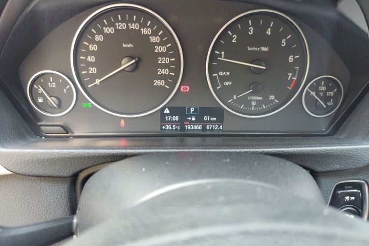 BMW 3 Series 2015 car image #9