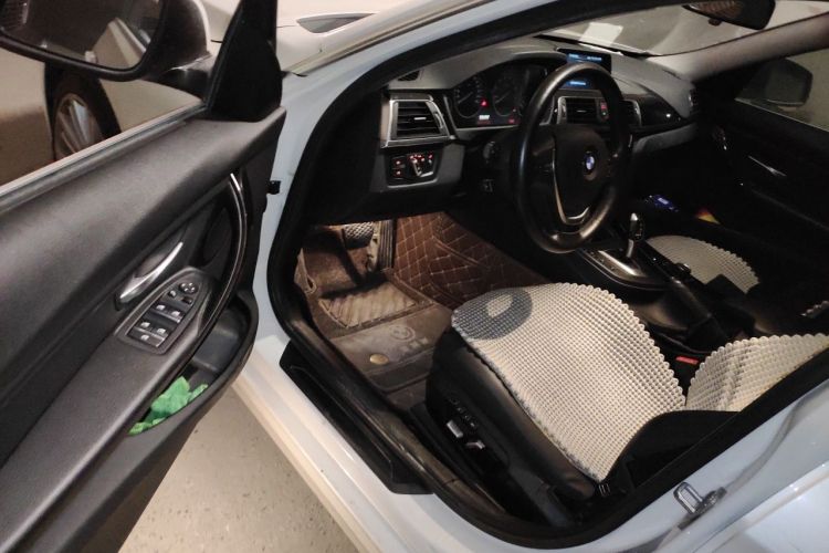BMW 3 Series 2018 #13 BMW 3 Series 2018 car image #13