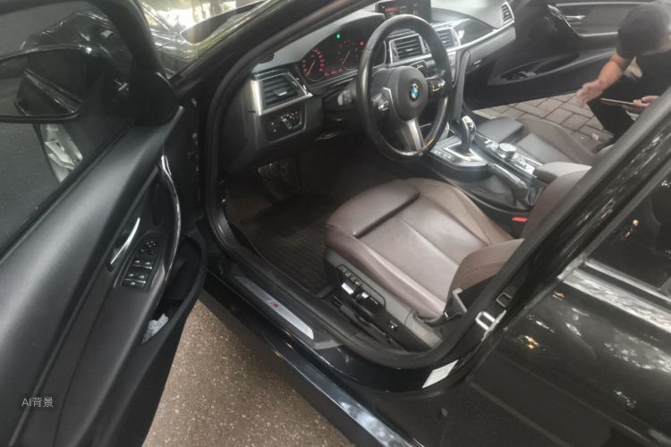 BMW 3 Series 2018 car image #18