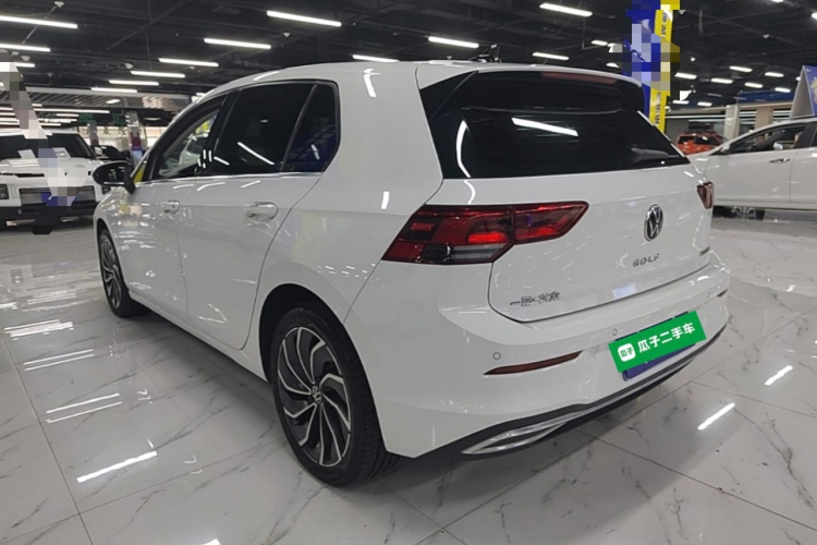 Volkswagen Golf 2022 صورة سيارة #5