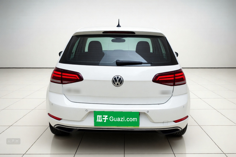 Volkswagen Golf 2018 car image #6