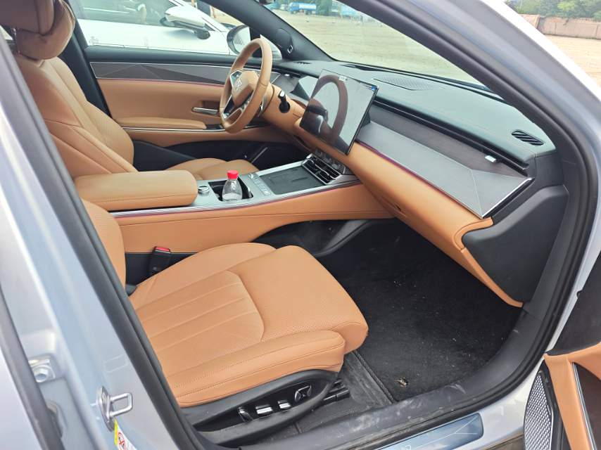BYD HanL 2025 #6 BYD HanL 2025 car image #6