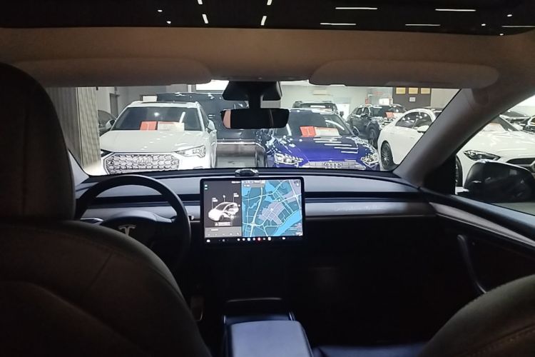 Tesla Model Y 2021 #18 Tesla Model Y 2021 car image #18