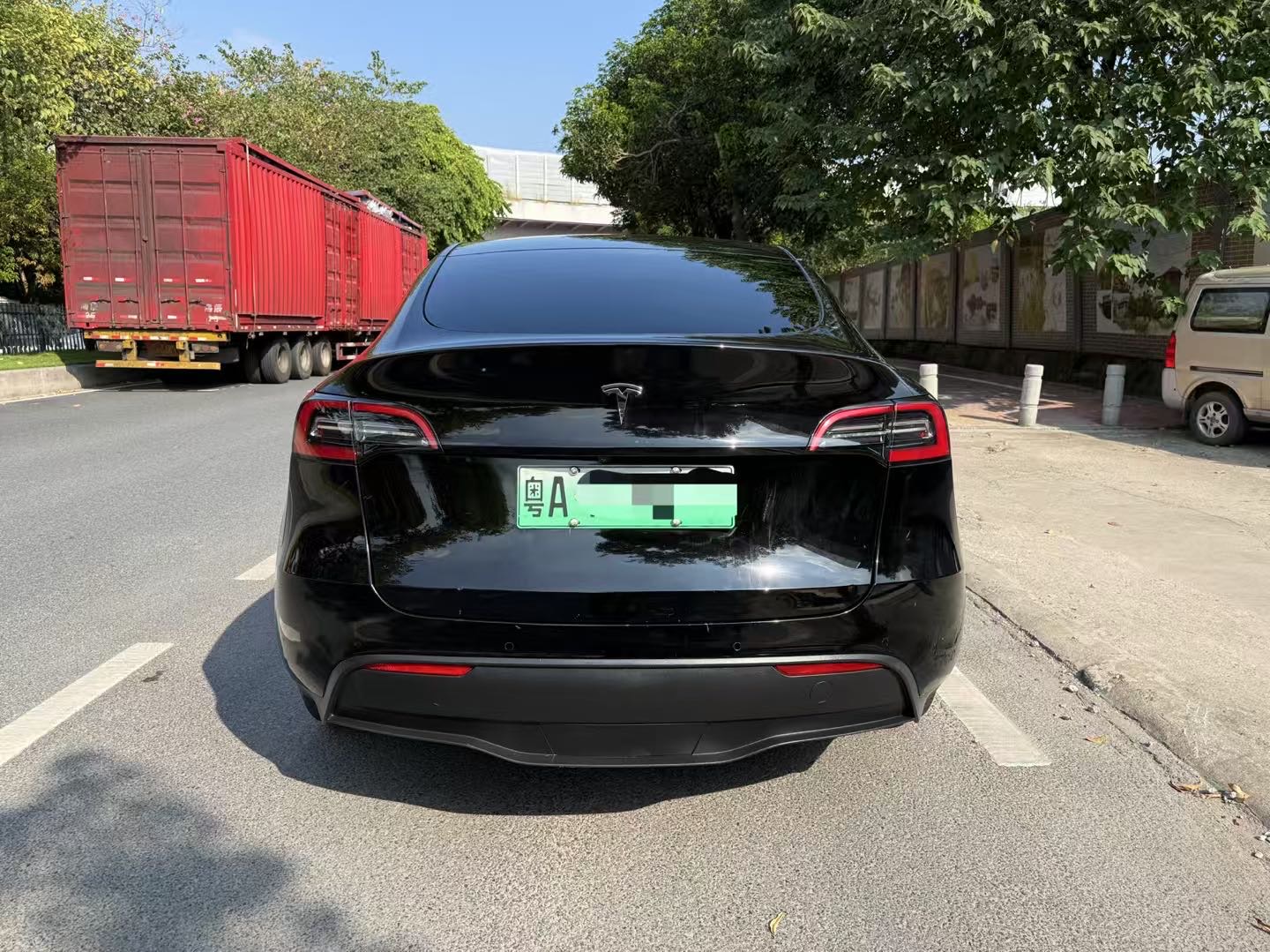 Tesla Model Y 2022 صورة سيارة #5