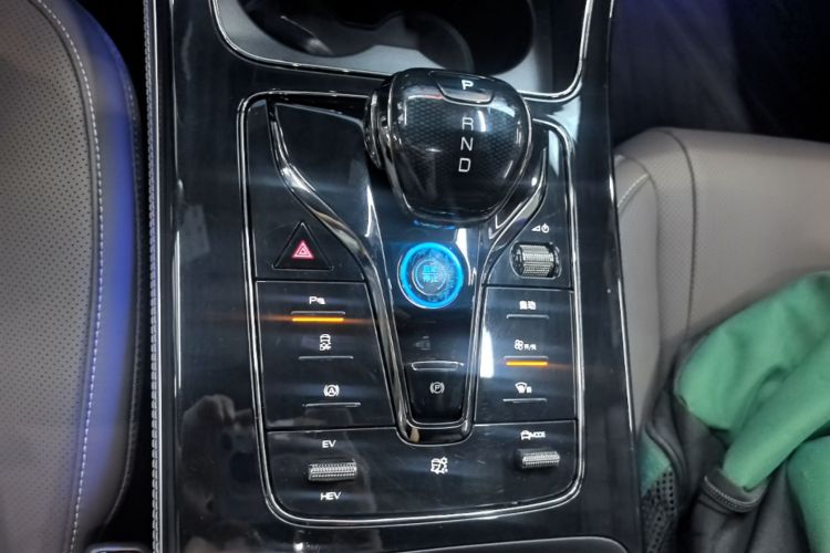 BYD Han 2024 car image #14