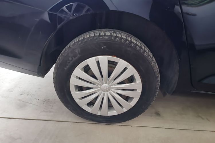 Volkswagen Santana 2017 car image #5