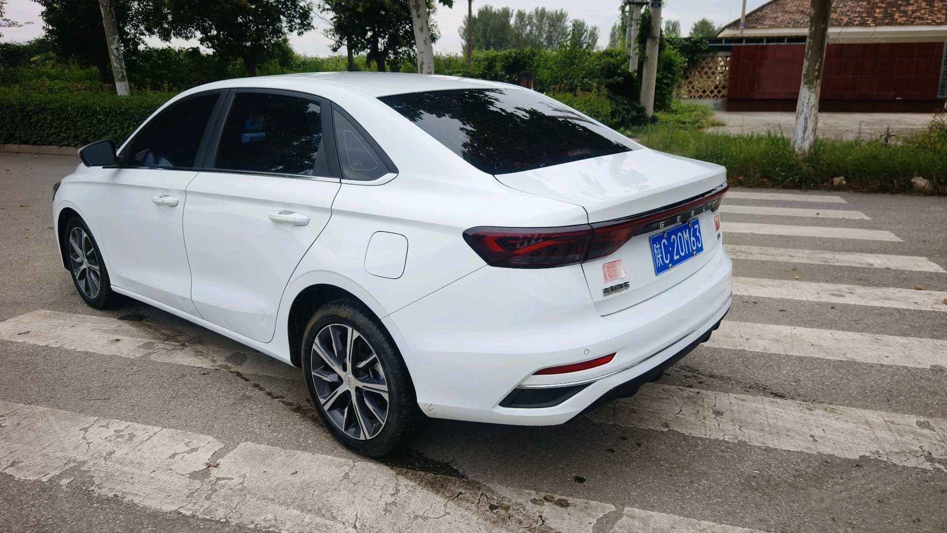 GEELY Emgrand 2023 #3 GEELY Emgrand 2023 car image #3
