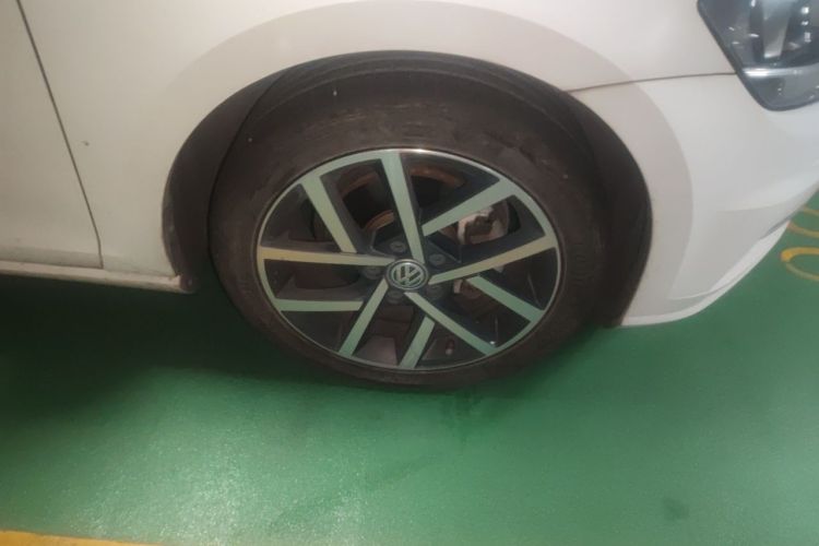 Volkswagen Golf 2020 car image #9
