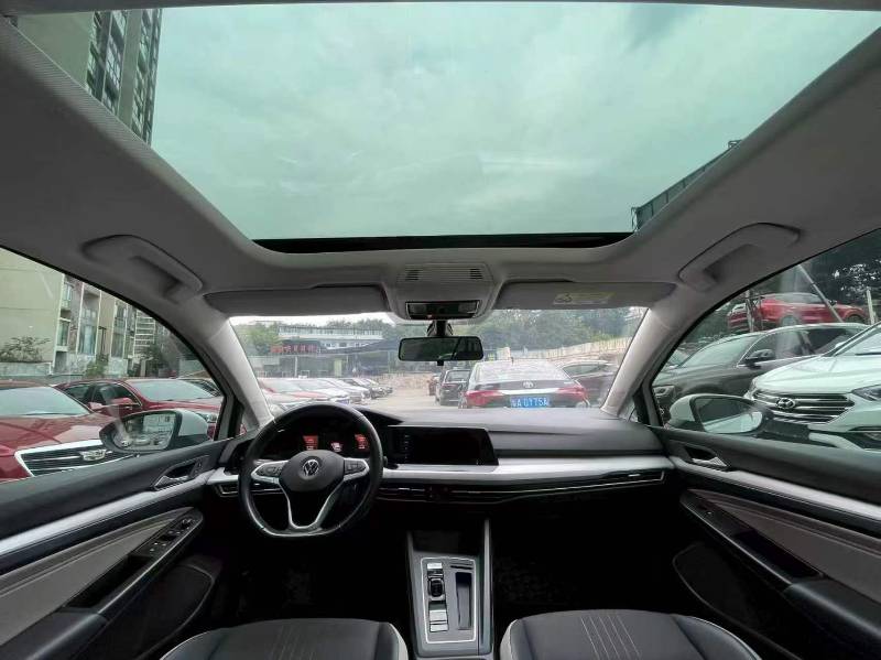 Volkswagen Golf 2022 car image #8