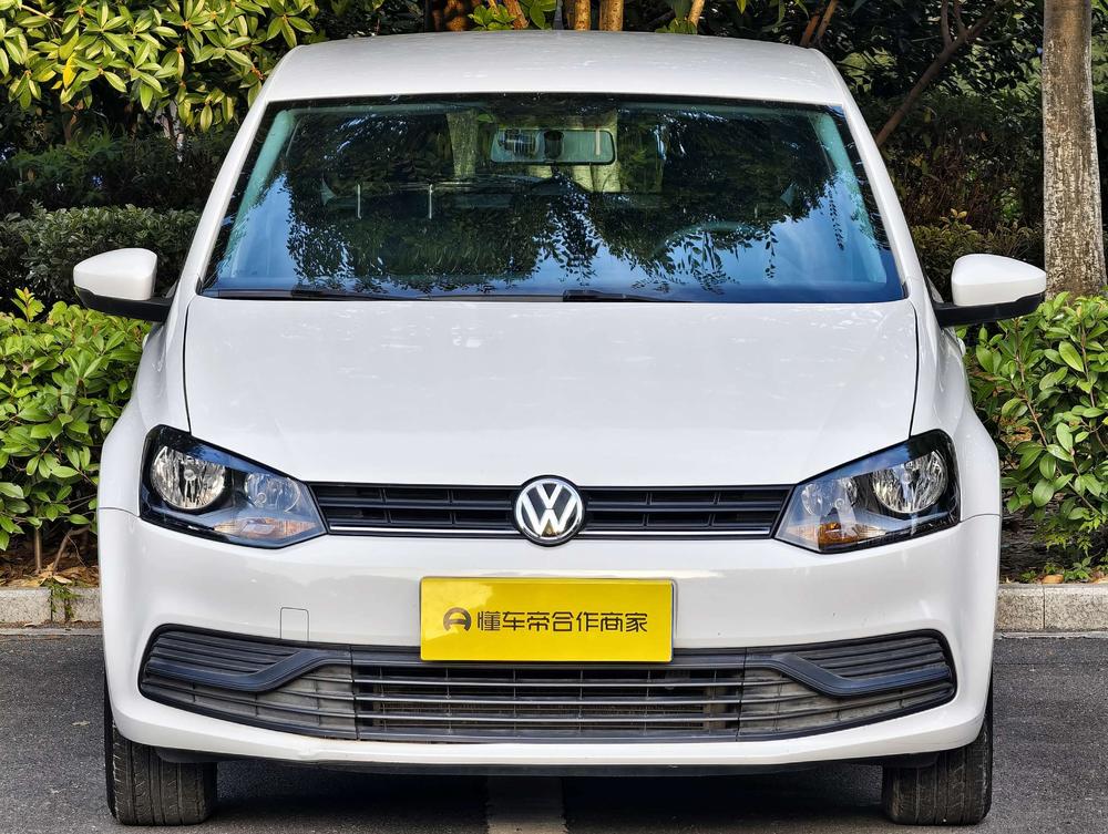 Volkswagen Polo 2017 car image #2