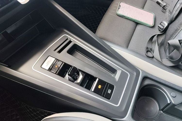Volkswagen Golf 2021 car image #18