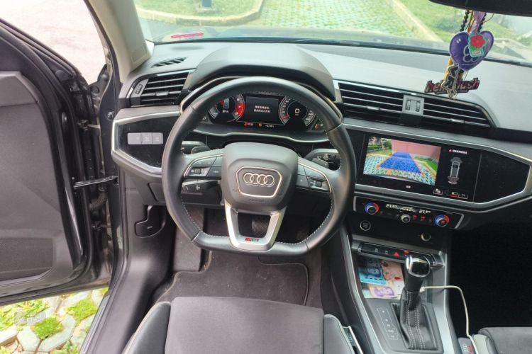 Audi Q3 2022 #12 Audi Q3 2022 car image #12