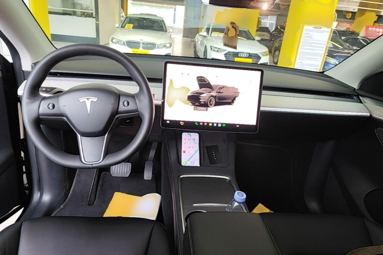 Tesla Model Y 2023 #10 Tesla Model Y 2023 car image #10